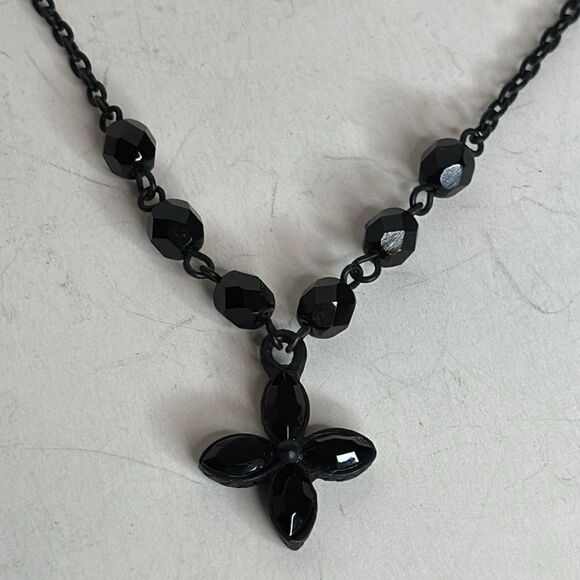 Women’s dainty dark metal and black stone small cross/flower collar necklace - Picture 2 of 4